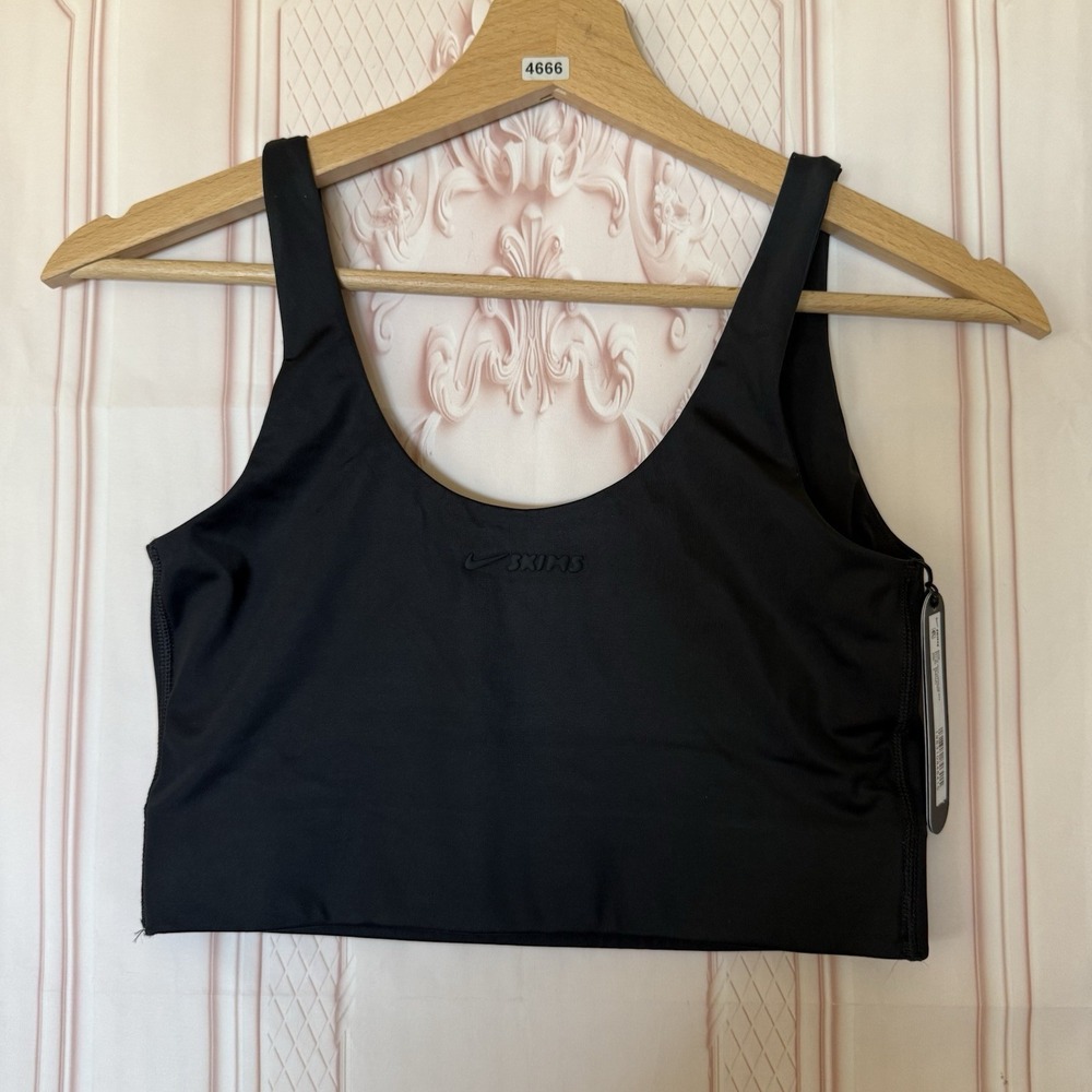 NikeSKIMS SKIMS Shine Scoop Neck Longline Bra Obsidian Size S NWT Athleisure